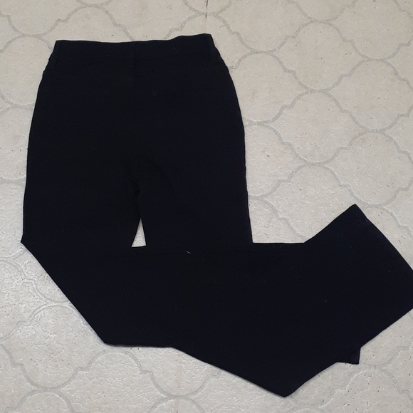 NWOT black, mid rise, bootcut/semi flared Jeans 🖤 - Picture 8 of 8